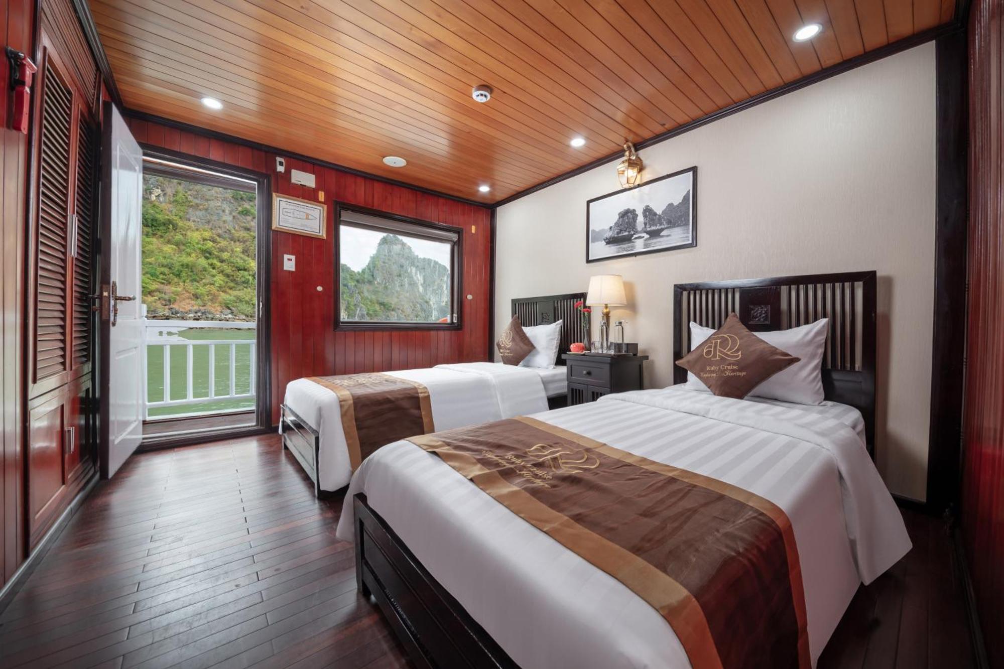 Ruby Cruise Hotel Ha Long Exterior photo