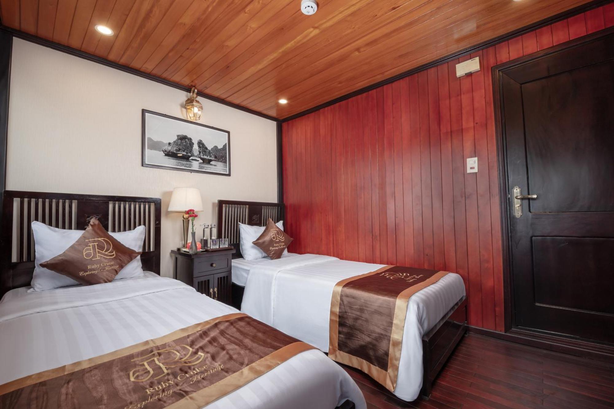 Ruby Cruise Hotel Ha Long Exterior photo