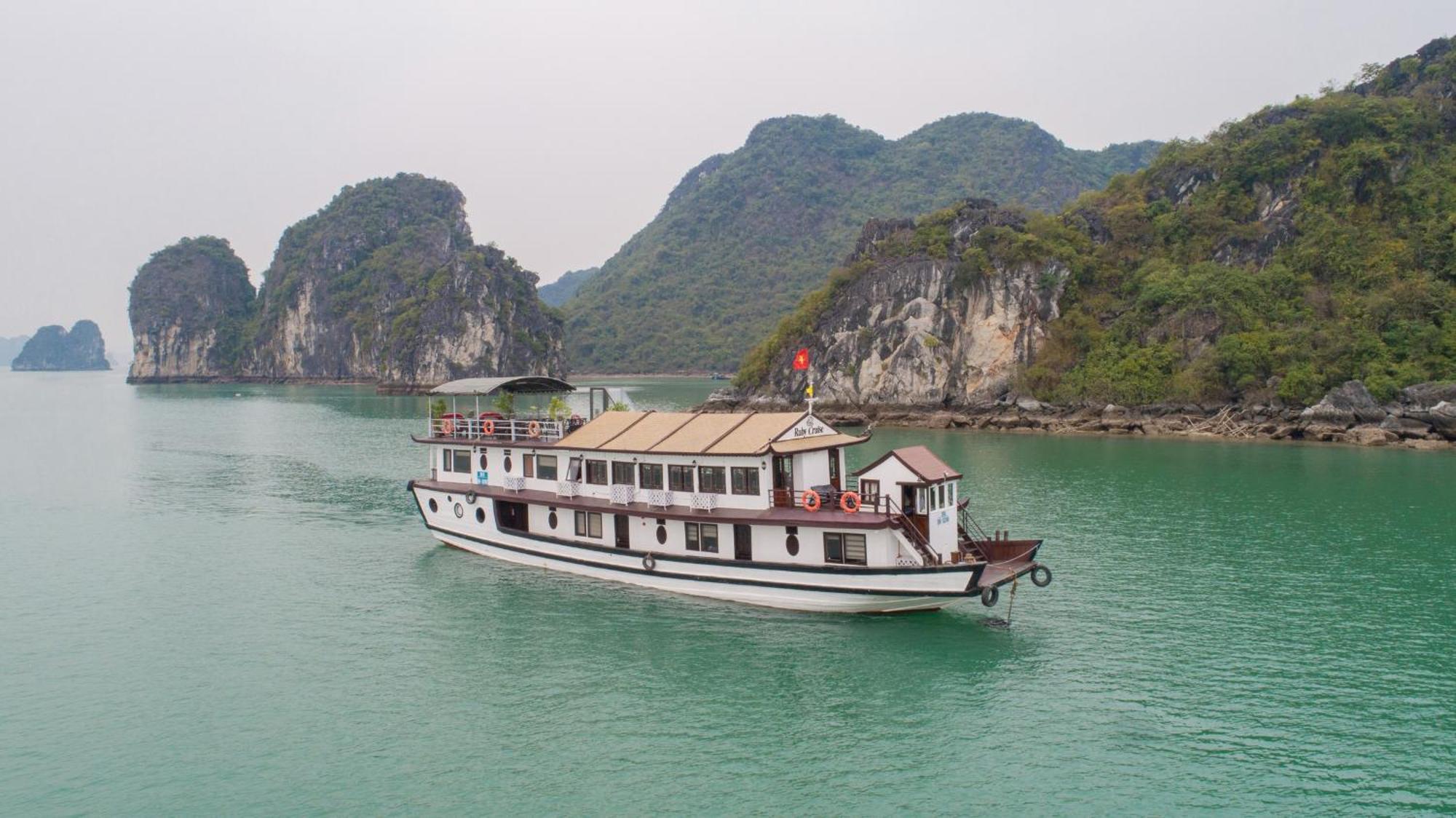 Ruby Cruise Hotel Ha Long Exterior photo